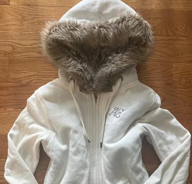 White fur hood zip Y2K